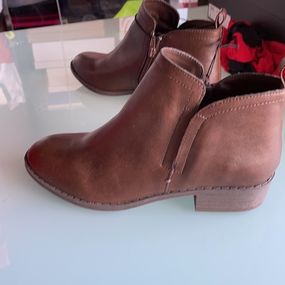 New - Picture 2 of 3